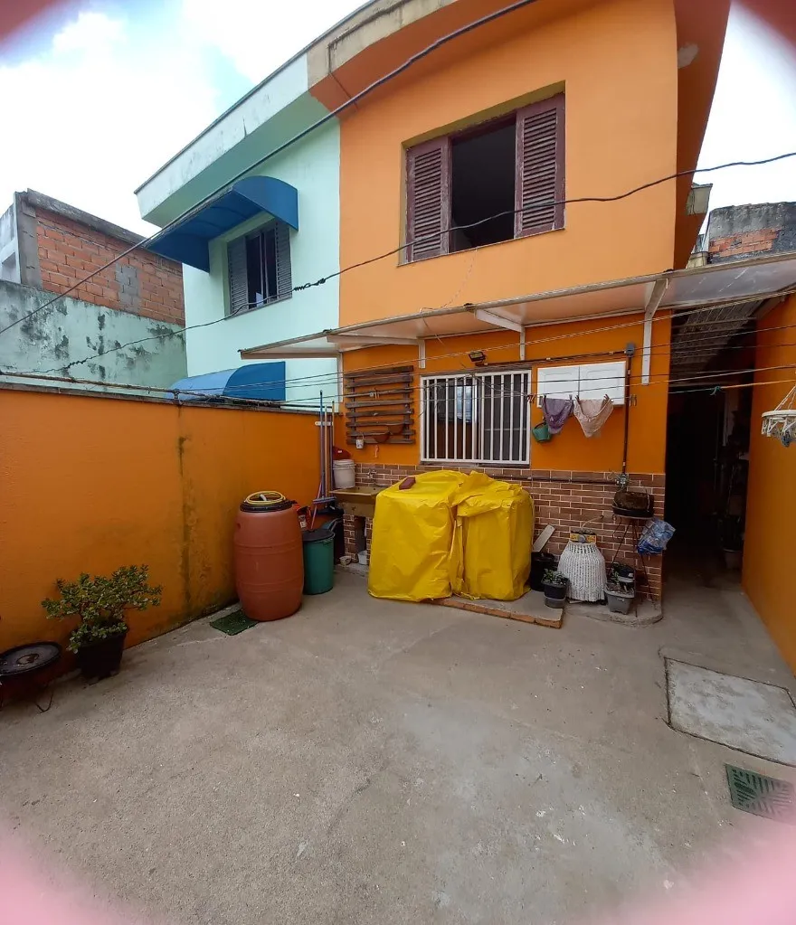 Imagem Oportunidade Imperdível: Casa à Venda na Vila Bela Vista, Santo André-SP com 4 quartos, 2 banheiros e 2 vagas de garagem