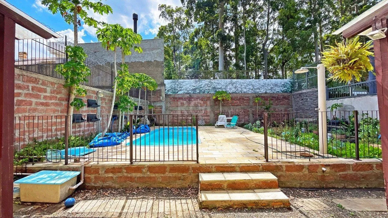 Imagem Casa 4 Suítes e 6 vagas de garagem no bairro Jardim Itu