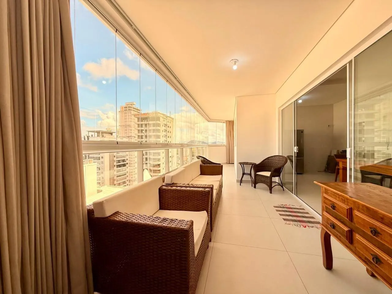 Imagem Apartamento à venda em Itapema, Meia Praia, com 3 quartos, 136m2