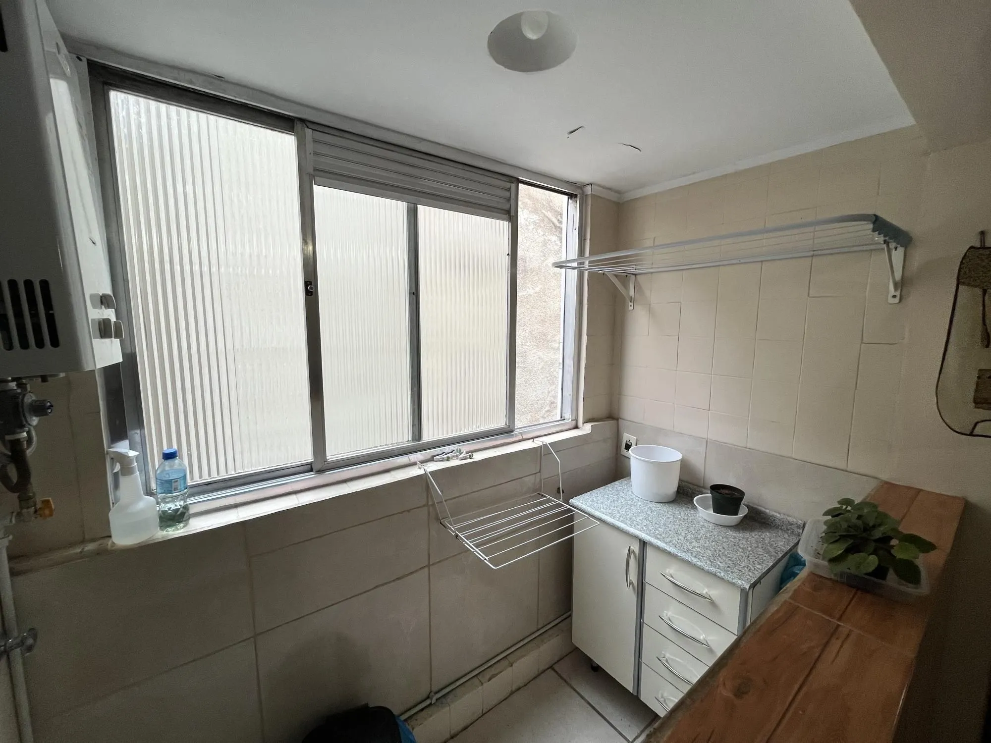 Imagem Apartamento de dois quartos com suíte no bairro Menino Deus em Porto Alegre