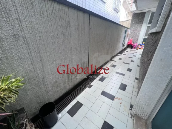 Imagem Sobrado à venda com 4 dormitórios e 3 vagas no bairro da Aparecida em Santos