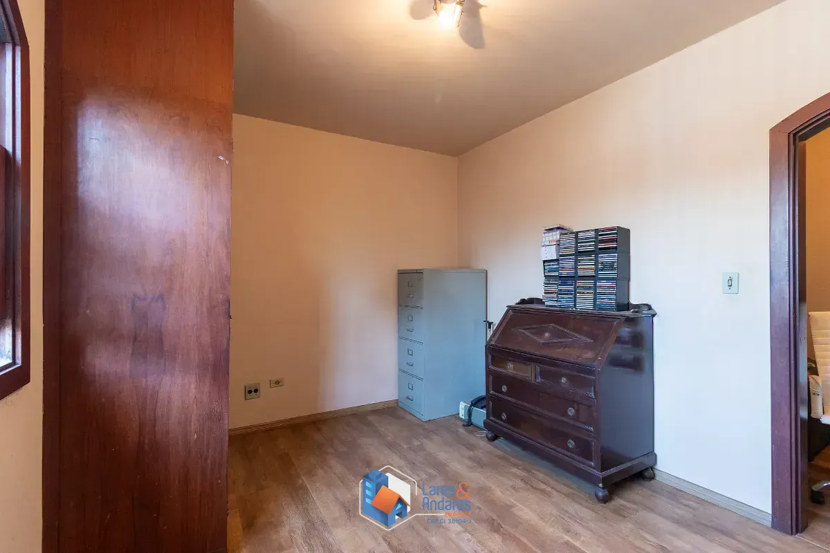 Imagem Casa para venda em Campo Belo com 4 quartos, sendo 1 suíte, 329m²
