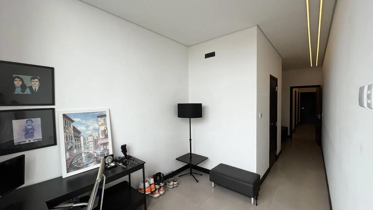 Imagem Casa Moderna com Suíte, Hidromassagem, Jardim e 2 Vagas