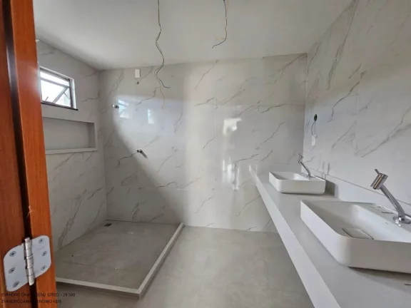 Imagem Casa de luxo em condomínio à venda em Catu de Abrantes, Camaçari-BA: 4 quartos, 4 suítes, 3 salas e 156m². Chegou a sua vez!