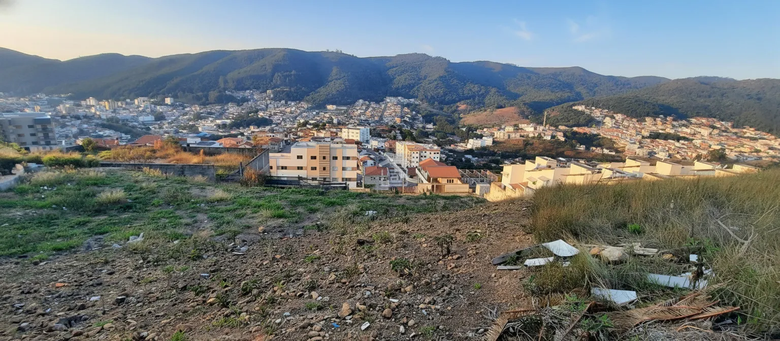 Imagem Terreno 563 m² à venda em Monte Verde, Poços de Caldas