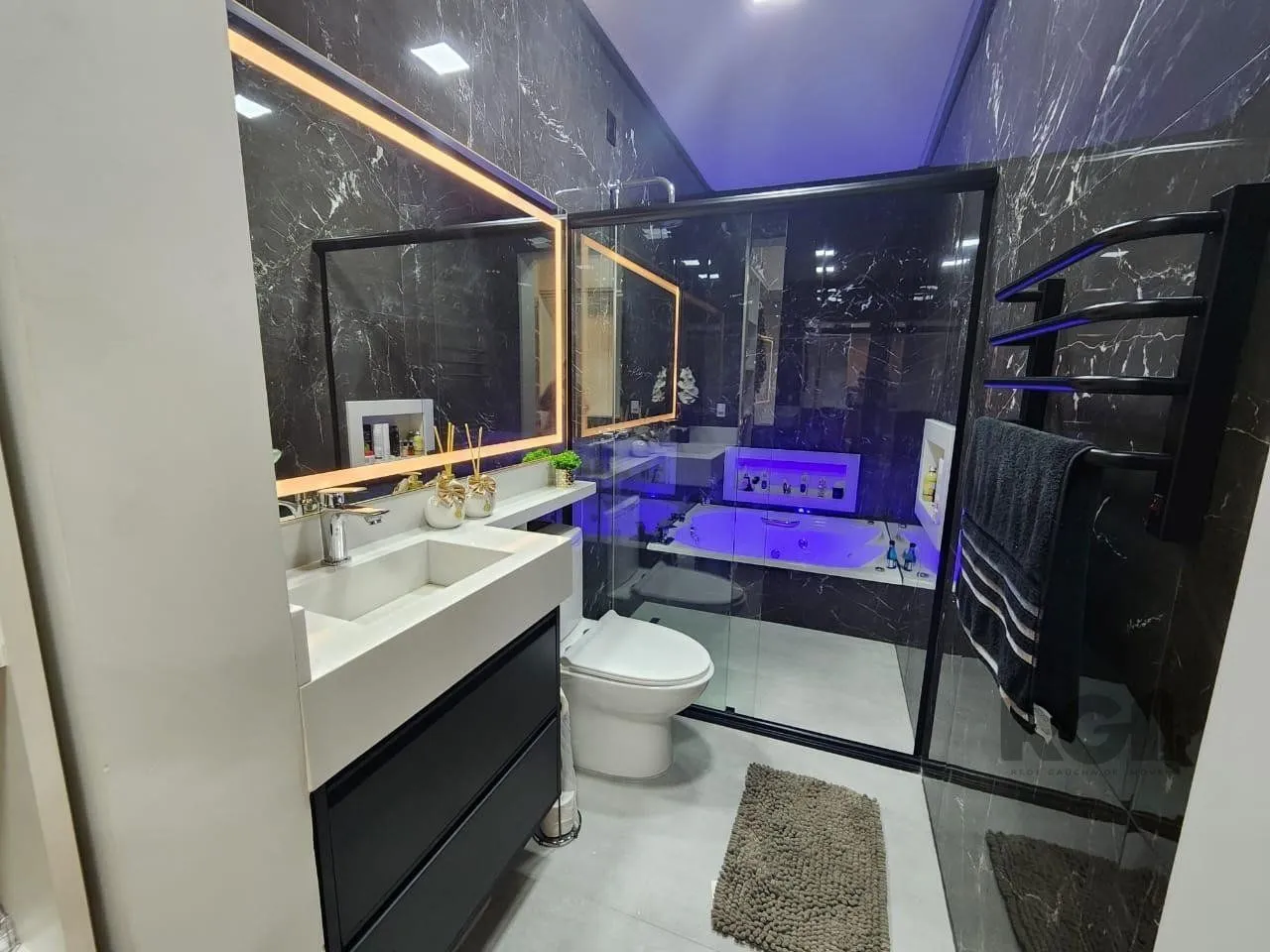 Imagem Casa em condomínio, 3 dorms, 1 suíte, 2 vagas bairro vale Ville