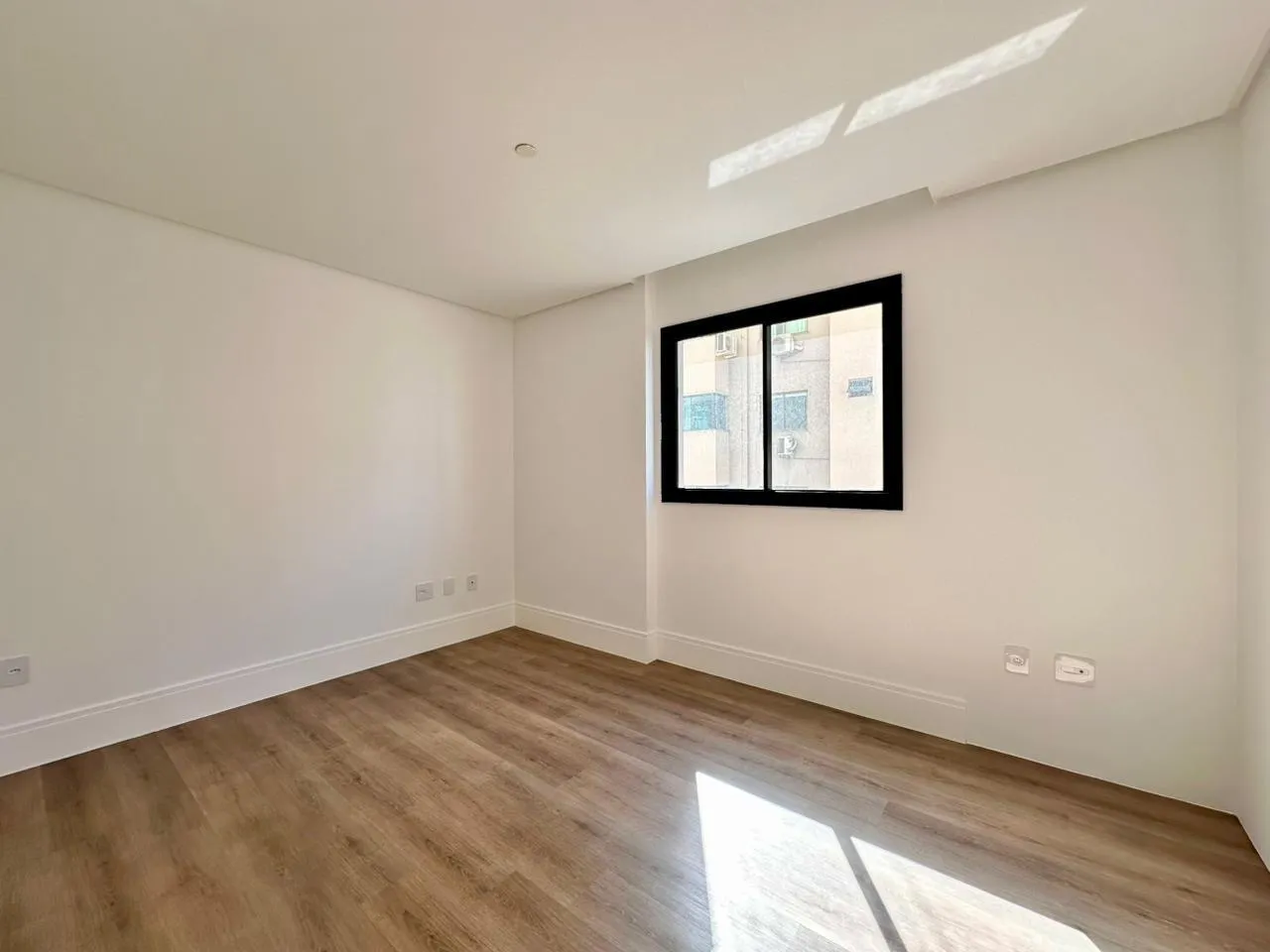 Imagem Apartamento à venda com 185m2 por R$ 3.300.000,00