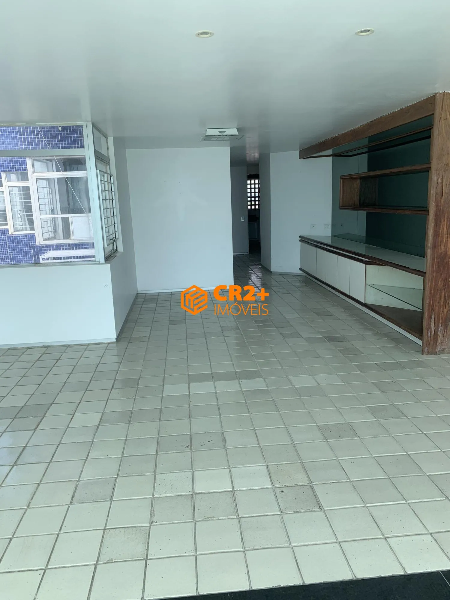 Imagem Vendo Apartamento com 277m2, 4QTOS, 2 Suítes sendo uma master.