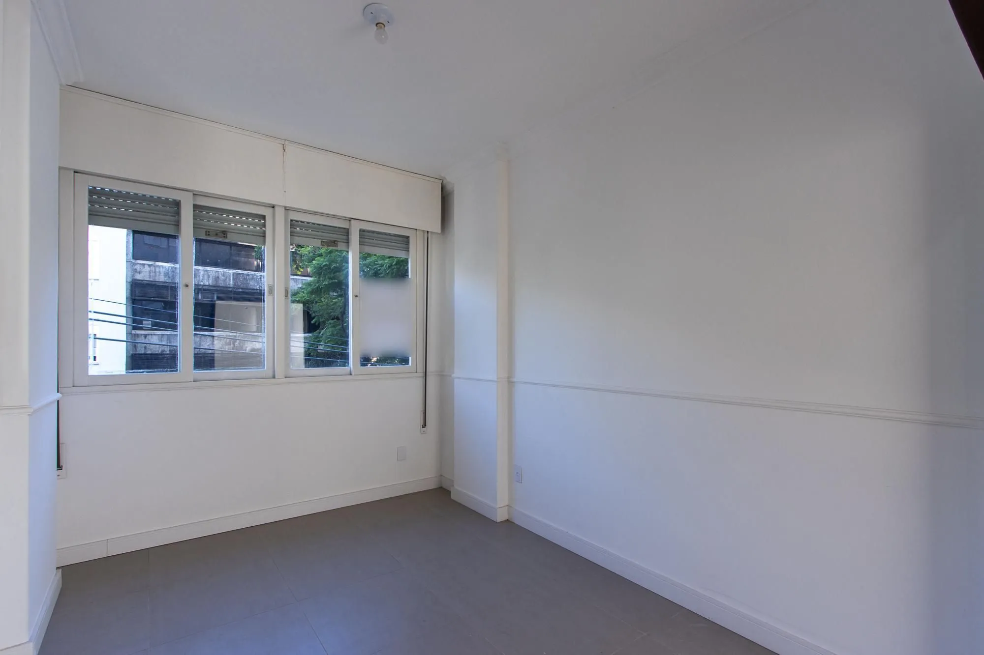Imagem Apartamento à venda no bairro Moinhos de Vento, em Porto Alegre - RS. Com área privativa de 100.73m².