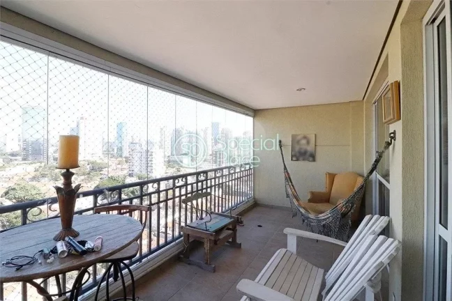 Imagem Lindo edifício, apartamento bem amplo, pronto para morar, andar alto com ótima varanda, 170 metros...