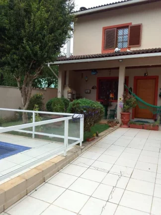 Imagem Casa 5 dorms, 3 suites, Piscina