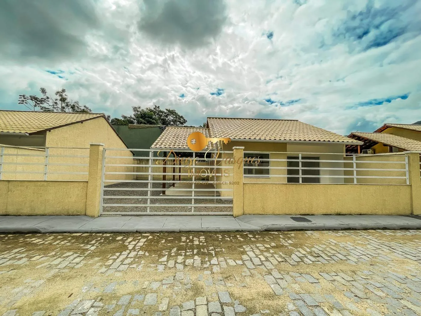 Imagem Casa em Condomínio para Venda em Guapimirim / RJ no bairro Cotia