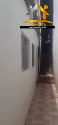 Imagem Casa com 03 cômodos para alugar em Carapicuíba