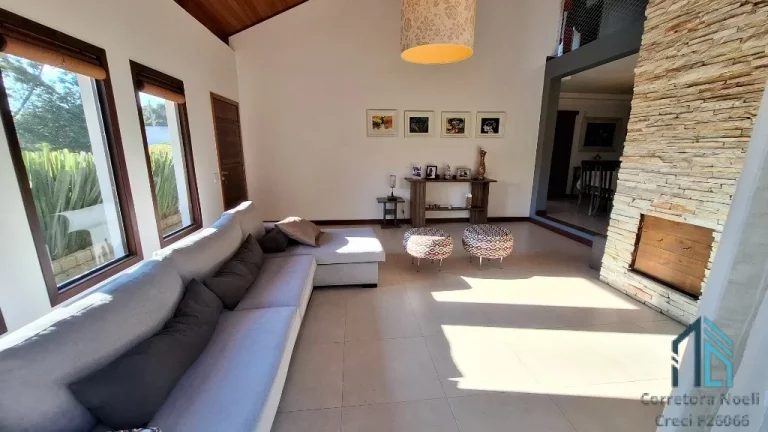 Imagem - Chácara com casa em condomínio, local seguro, ótima localização em São Jose dos Pinhais divisa com Piraquara PR