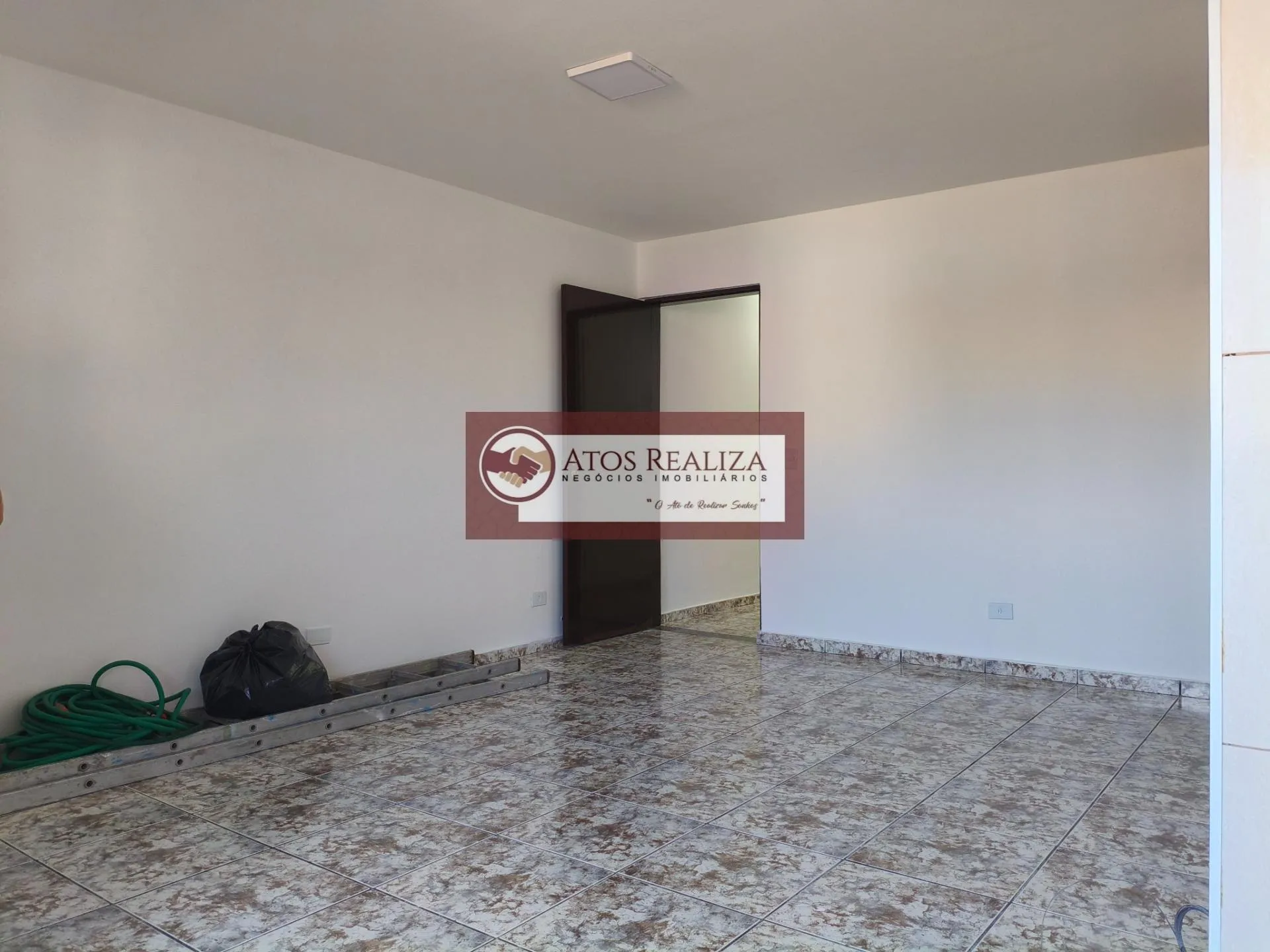 Imagem Prédio com Casas em Balneário São José - SP para Alugar