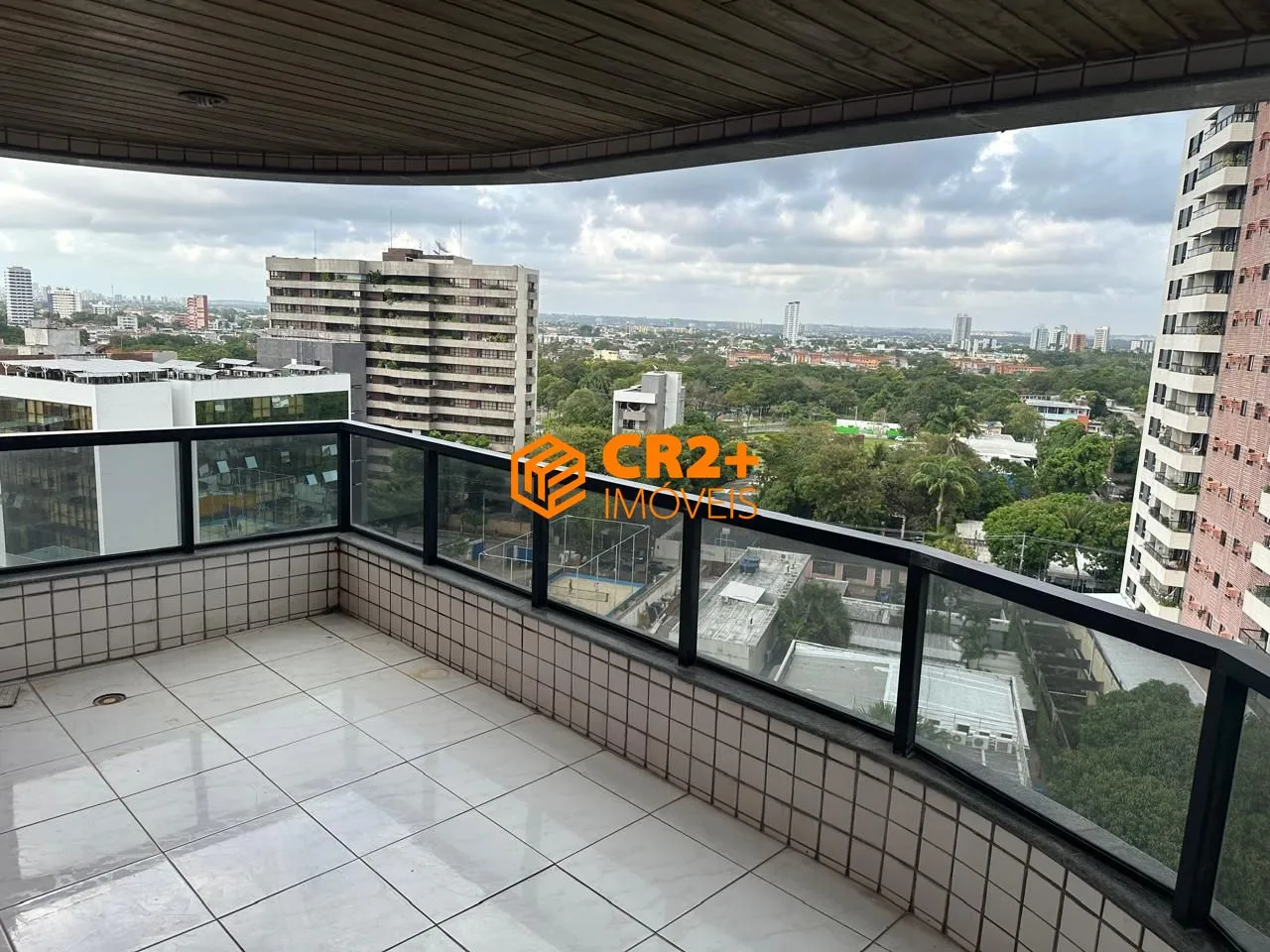 Imagem Vendo apartamento de 242 m2 na zona norte com 4 quartos e 3 vagas cobertas