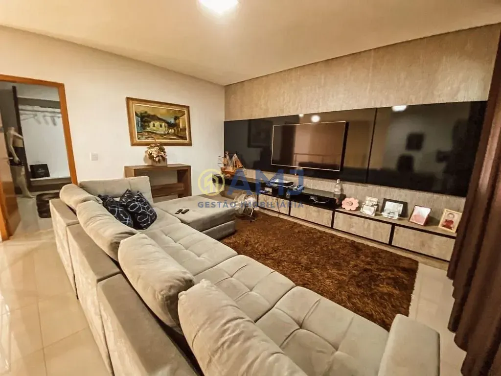 Imagem CHÁCARA DE ALTO PADRÃO À VENDA | CONDOMÍNIO TERRA DO BOI II - HIDROLÂNDIA/GO Porteira Fechada | 2.000 m² de terreno | 625 m² de área construída
