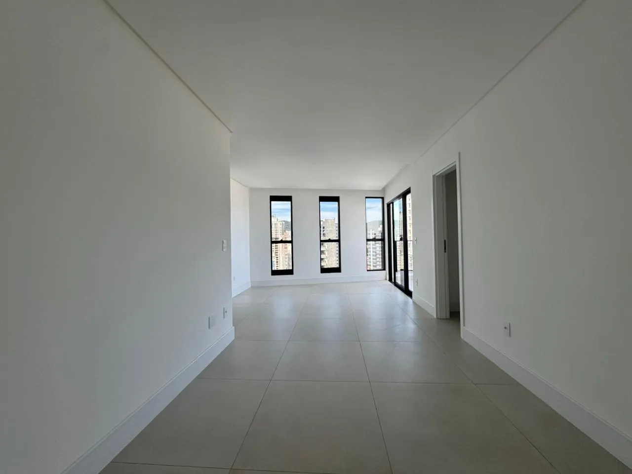 Imagem Apartamento com vista para o mar à venda com 115m2 por R$ 3.300.000,00