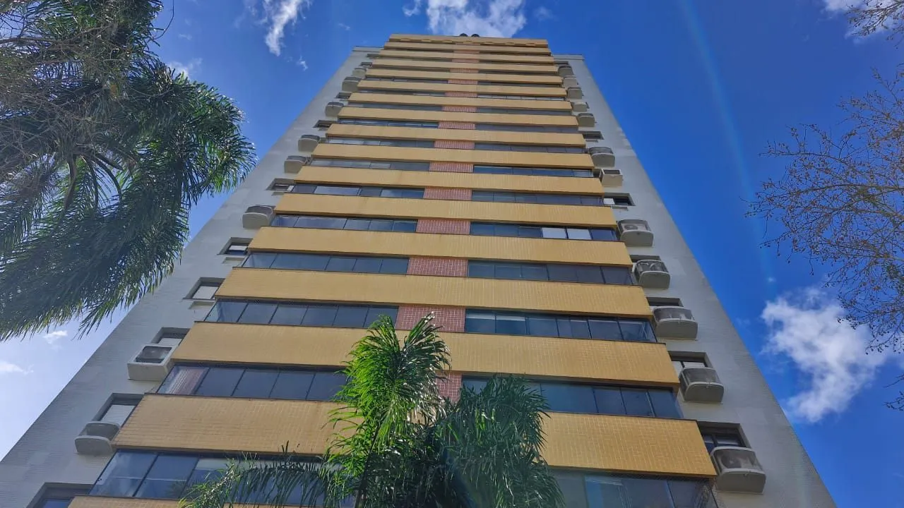 Imagem Apartamento no Menino Deus impecável, 2 dormitórios 1 suíte, 3 banheiros, 1 garagem