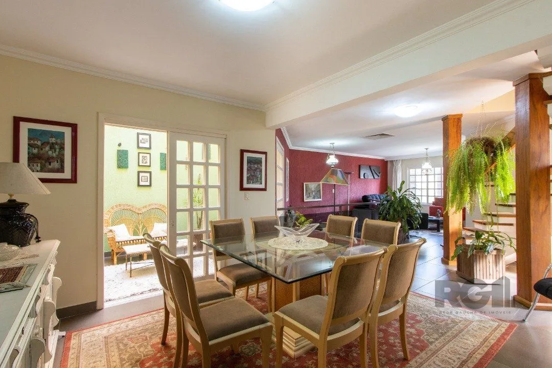 Imagem Casa para Venda - 254m², 4 dormitórios, sendo 3 suites, 5 vagas - Espirito Santo