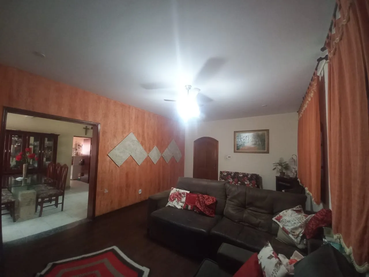 Imagem Casa à venda 3 Quartos, 1 Suite, 2 Vagas, 324M², Parque São Domingos, Pindamonhangaba - SP