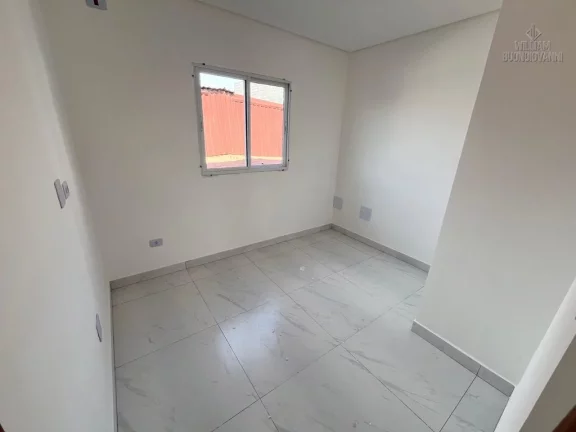 Imagem Casa de condomínio na Vila Tupi, 2 Dormitórios com Suíte! Sobreposta Alta!