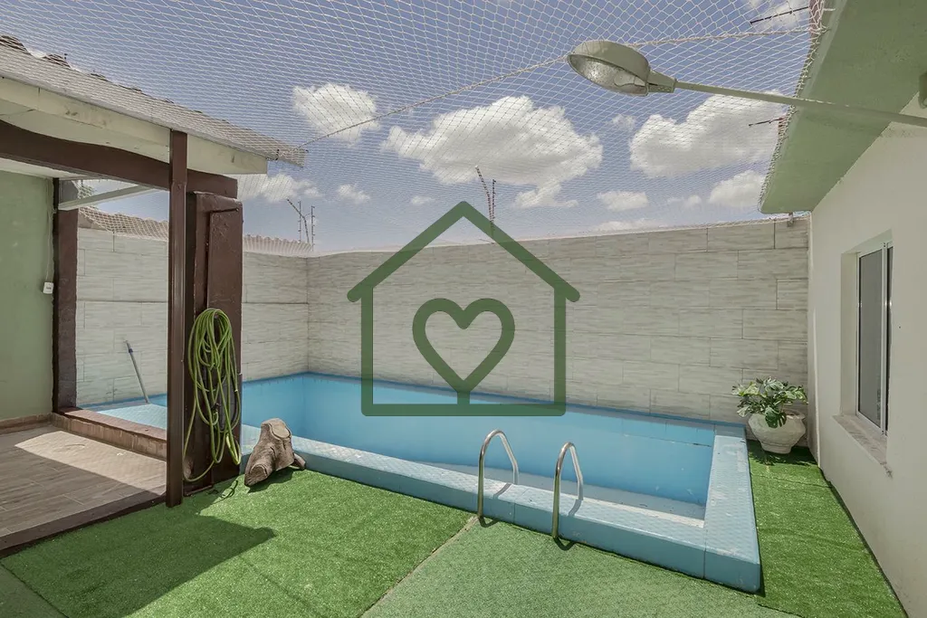 Imagem Casa ampla, no bairro Jardim Itu Sabará, com 3 dormitórios, possibilidade de 2 súites, sala de es...