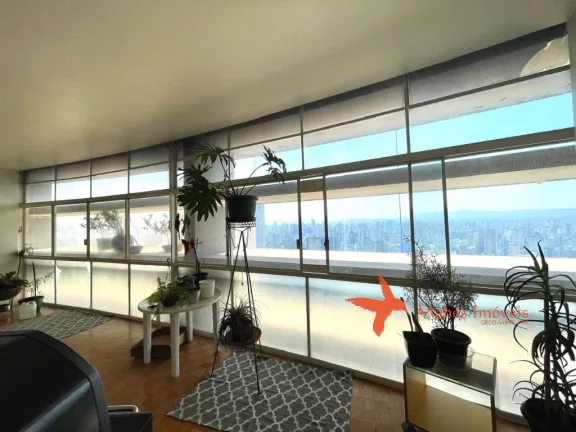 Imagem Apartamento à venda no Copan, República, São Paulo/SP: 3 quartos, sala para 3 ambientes, 3 banheiros, 1 vaga de garagem, 170m² de área.