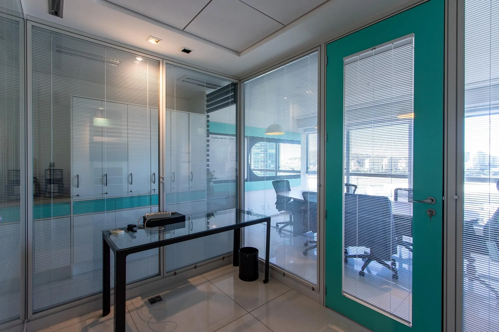 Imagem Sala Comercial em Cristal