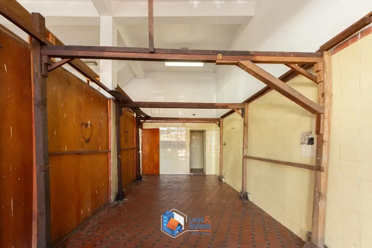 Imagem Casa para venda em Parque Santo Antônio com 5 quartos, 210m²