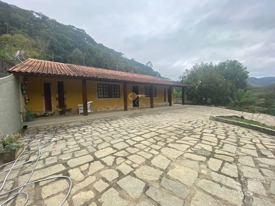 Imagem Casa para Venda em Teresópolis / RJ no bairro Pessegueiros