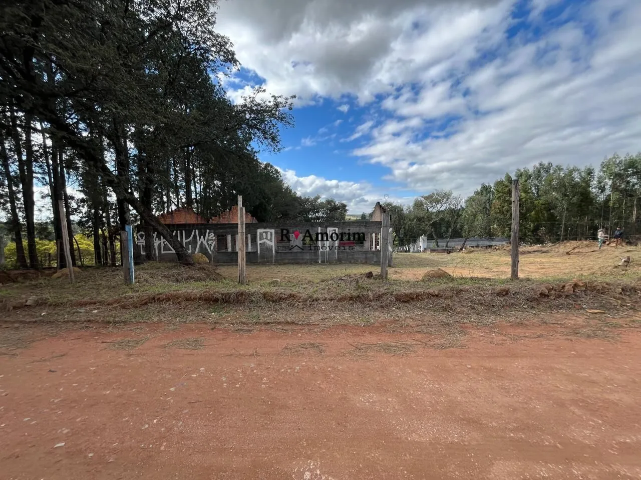 Imagem Terreno a venda em Itu com abundância de água, e área aproximada de 1.000 metros