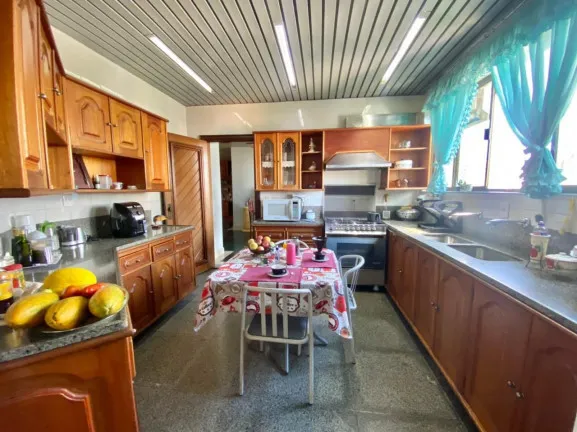 Imagem Apartamento com 3 Quartos à Venda, 260 m² em Nazaré - Belém