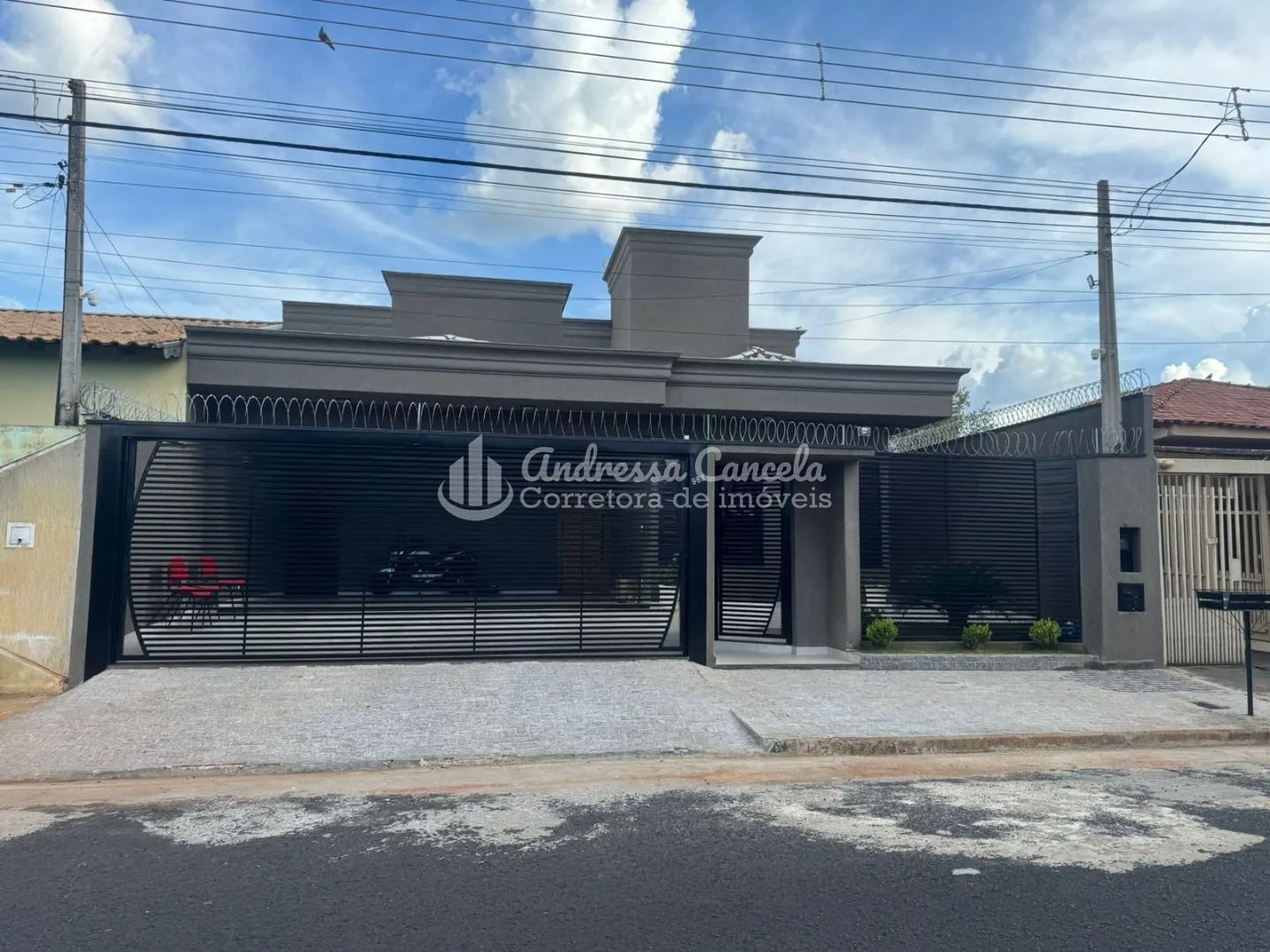 Foto do imóvel Casa com 3 dormitórios à venda, 275 m² por R$ 1.200.000,00 - Parque São Miguel em Parque São Miguel, São José do Rio Preto - SP