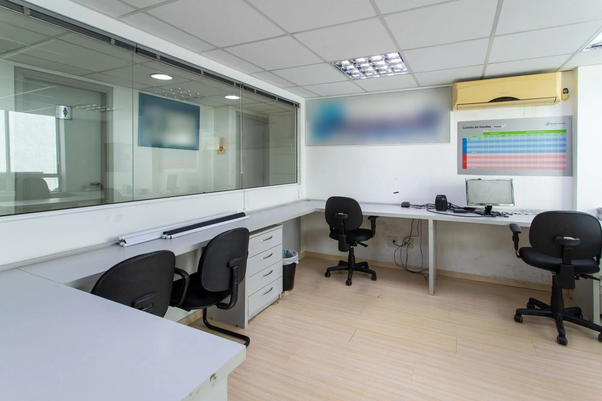 Imagem Andar inteiro mobiliado com 215 m² para até 60 pessoas