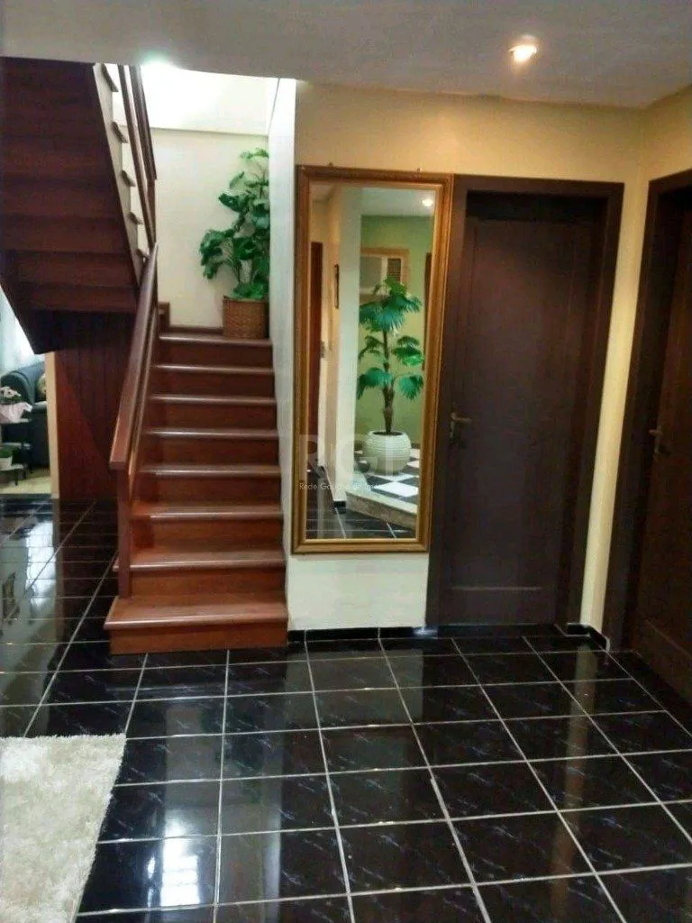 Imagem Casa para Venda - 320m², 4 dormitórios, 2 vagas - Vila Nova