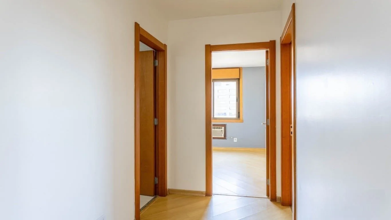 Imagem Apartamento de 2 dormitorios à venda em Passo da Areia, Porto Alegre.