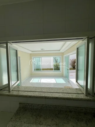 Imagem Casa para locação - Conforto e Espaço em Condomínio

Com 740 m² de terreno e 450 m² de constru...