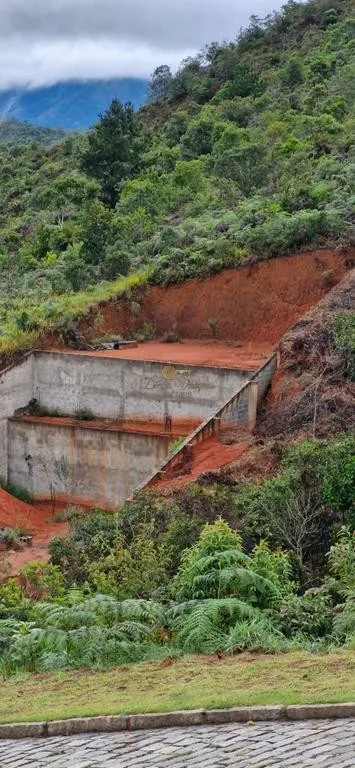 Imagem Terreno em Condomínio para Venda em Teresópolis / RJ no bairro Albuquerque