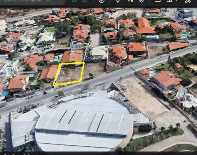 Imagem Terreno à Venda, 693 m² em De Lourdes - Fortaleza