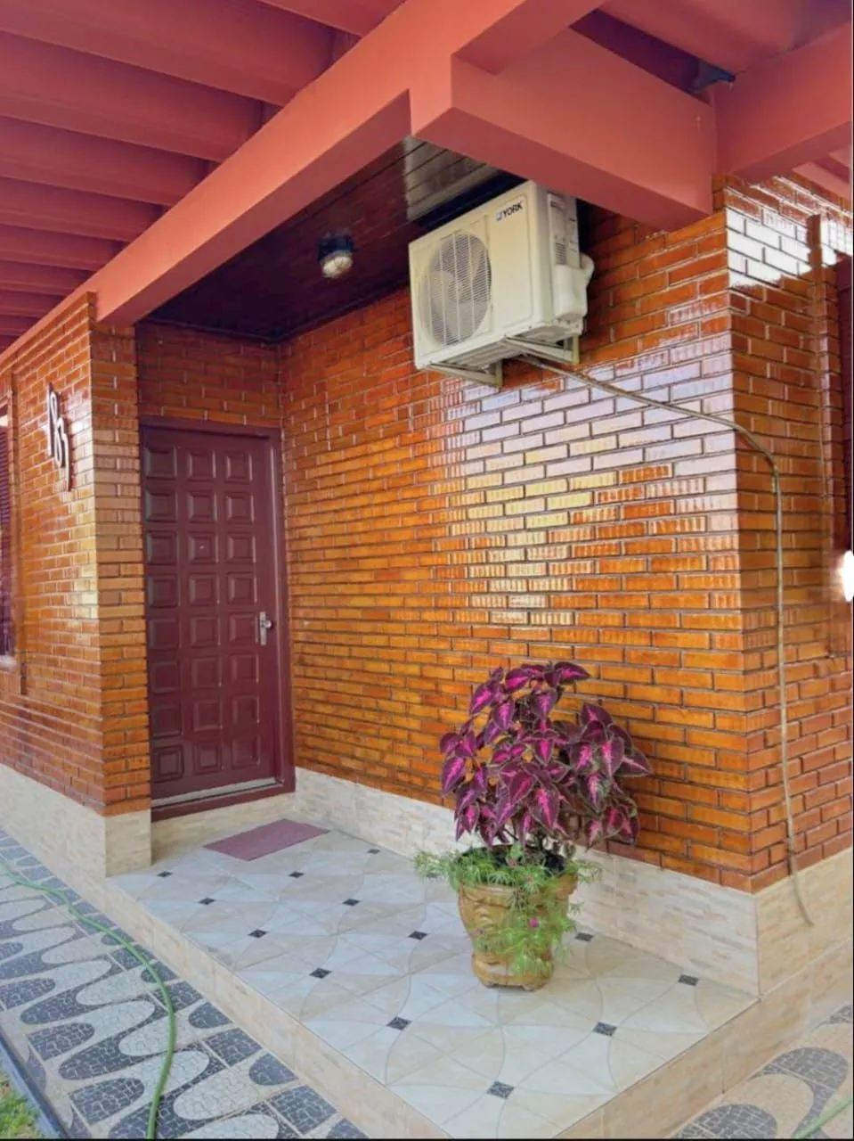 Imagem Casa a venda com 3 dormitórios no Centro de Guaíba.