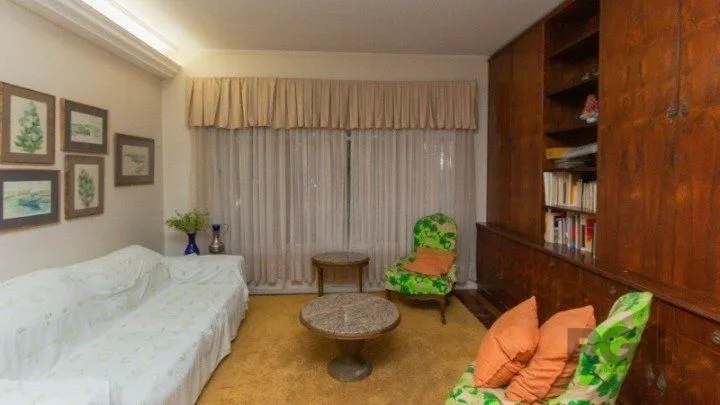Imagem Casa, 1873 M² para Comprar com 4 Dormitórios e 6 Vagas Estacionamento