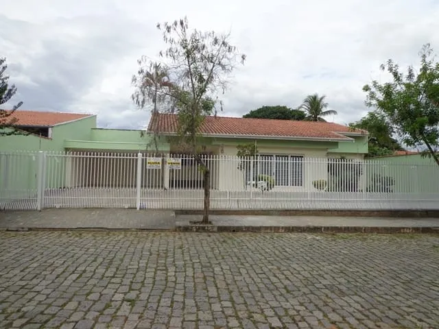 Foto do imóvel Casa para Locação 3 Quartos, 1 Suite, 3 Vagas, 600M², Centro, Pindamonhangaba - SP