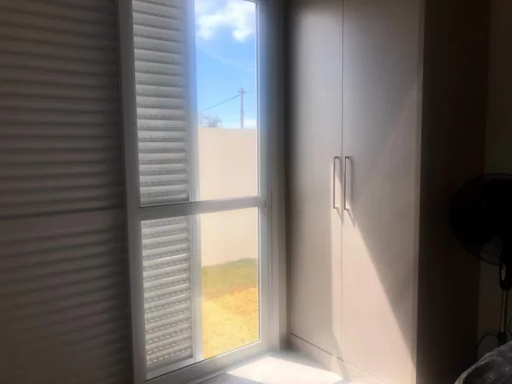 Imagem Linda casa a venda no Condomínio Ninho Verde Eco Residence II - Pardinho/SP.