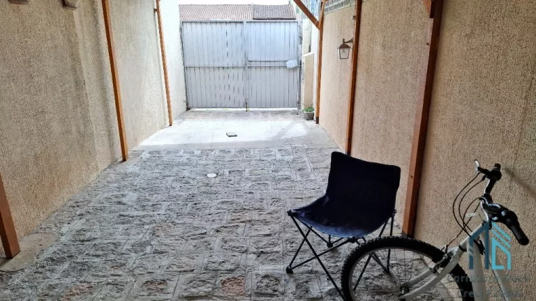 Imagem Sobrado 04 c/suíte, ótimo espaço nos fundos e frente, no Santa Cândida/Boa Vista em Curitiba PR