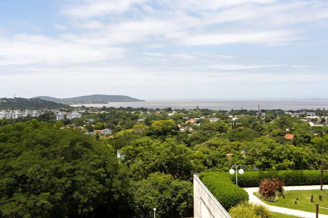 Imagem Apartamento em Porto Alegre, no bairro Cavalhada, com 3 dormitório(s), e 3 banheiros, à venda.