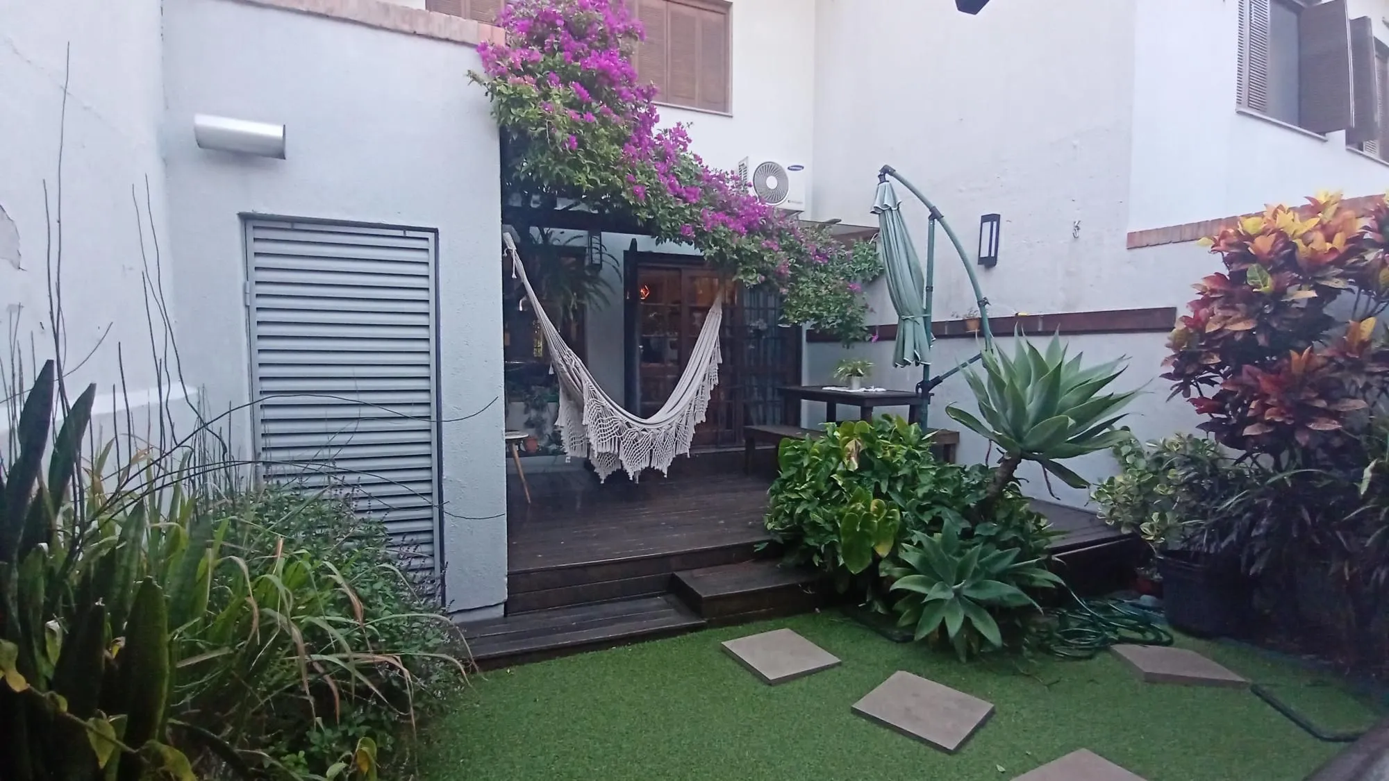 Imagem Casa de Condomínio com 3 Suítes, no bairro Tristeza