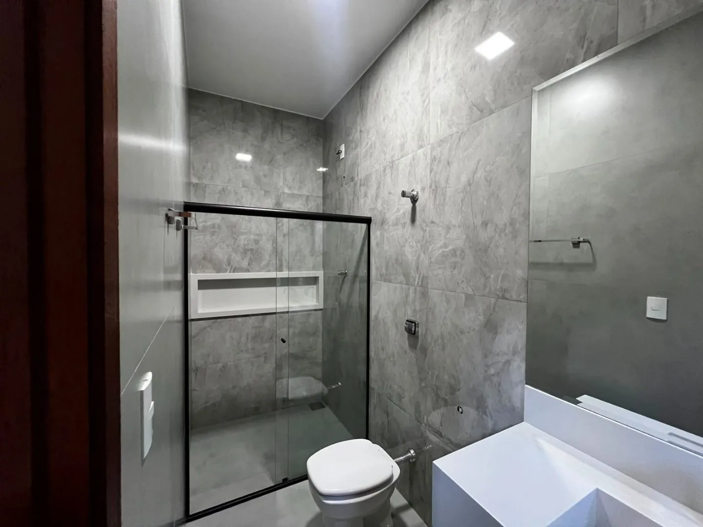 Imagem Casa com 3 dormitórios à venda, 201 m² por R$ 750.000,00 - Afonso Queiroz - Patos de Minas/MG
