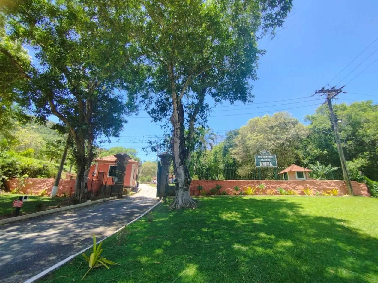 Foto do imóvel Terreno em Condomínio para Venda em Areal / RJ em Estrada Br 040