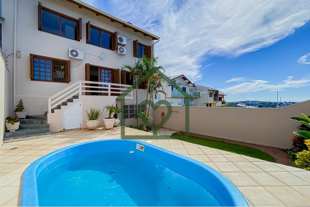 A casa oferece uma experiência única e emocional para o seu futuro morador. Ela é perfeita para v...